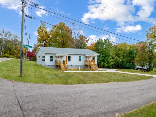 Photo - 6900 Seaver Dr NW