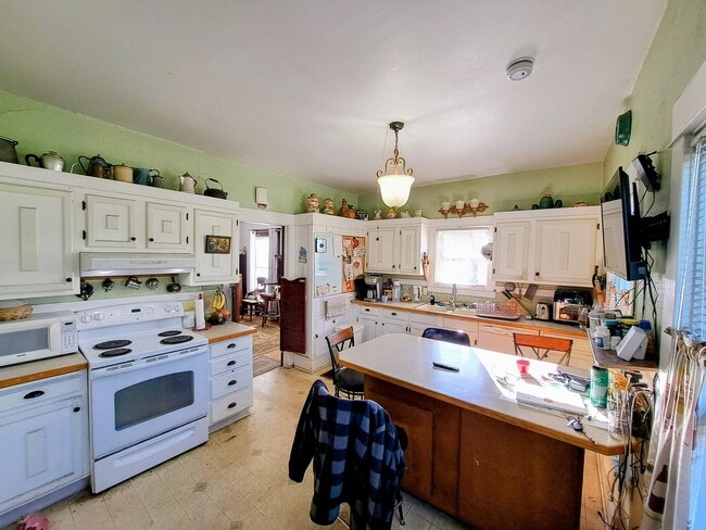 Building Photo - 2800 K St