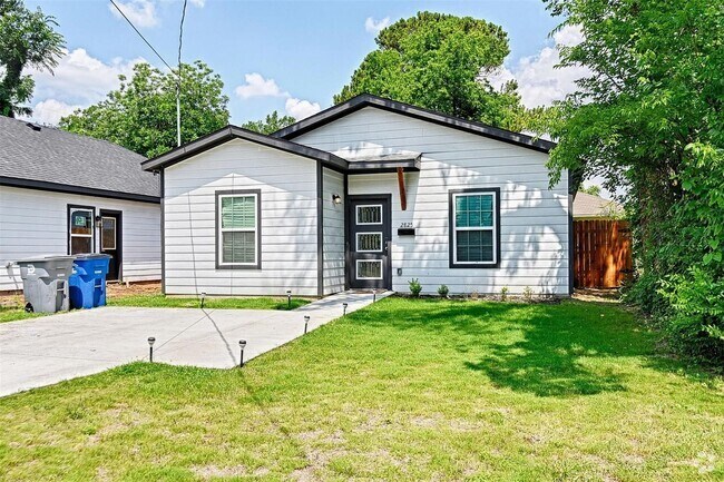Building Photo - 2825 Farragut St Rental