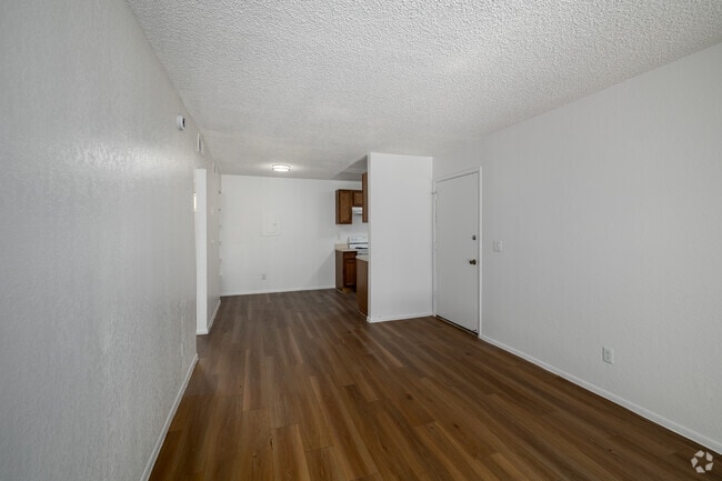 1BR, 1BA - 630SF - Living Room - Shadow Ridge Apartments