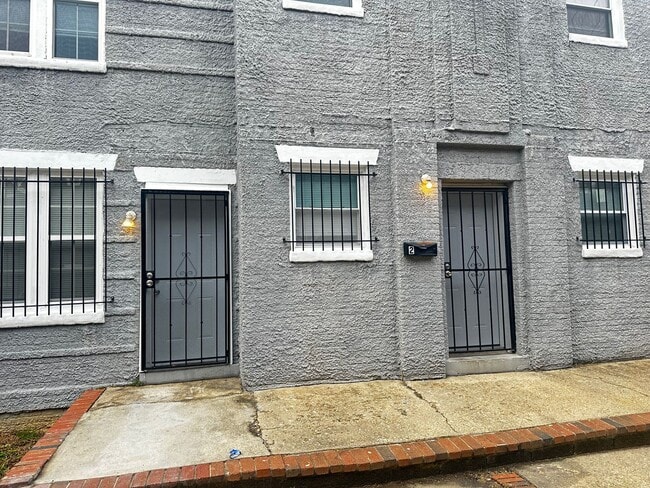 Building Photo - 4632 Hillside Rd SE Unit 1