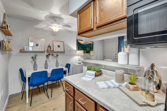 Building Photo - The Palms on Lamar Rental