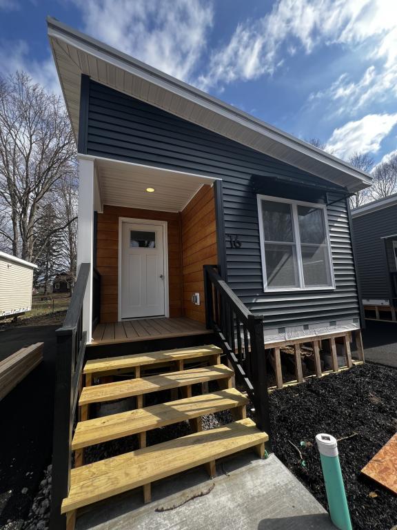 Photo - 6520 Ridge Rd