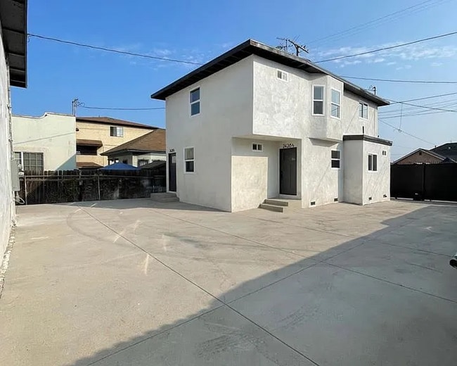 Photo - Spacious Updated 2BD/2BA in Prime Boyle Heights Unidad 2426 1/2 Houston Street