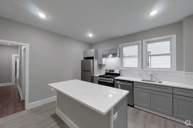 Building Photo - 7 Lombardy Pl Unit 1 Rental
