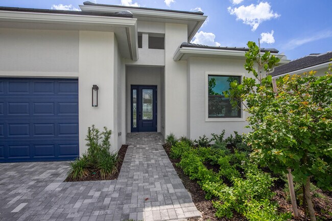 5576 Captiva Ln