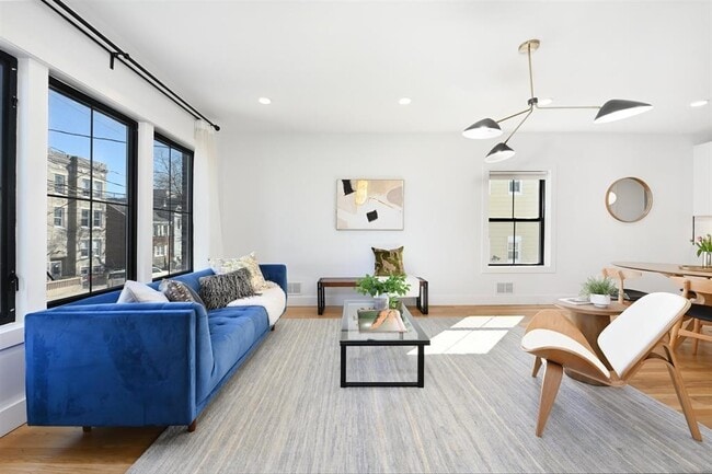 Photo - 77 Clerk St Apartamento Unidad A