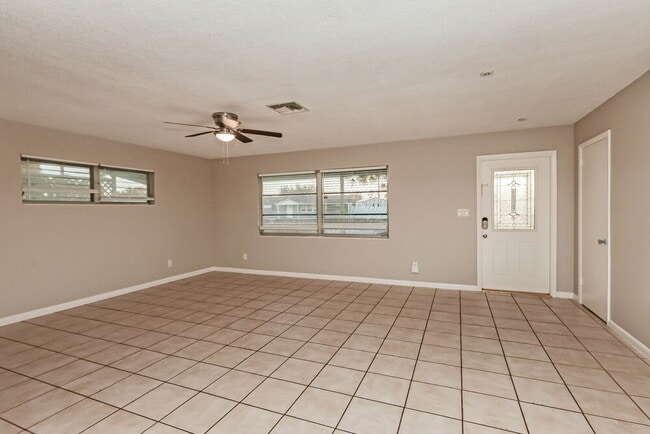 Photo - 344 Crestwood Ave