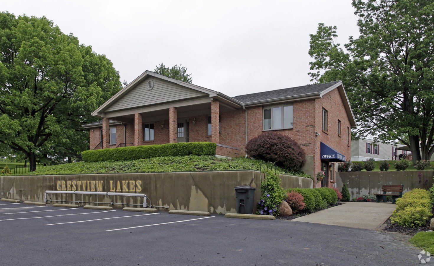 Photo - Crestview Lakes Apartments