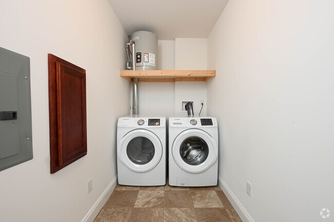 2 BR, 1 BA