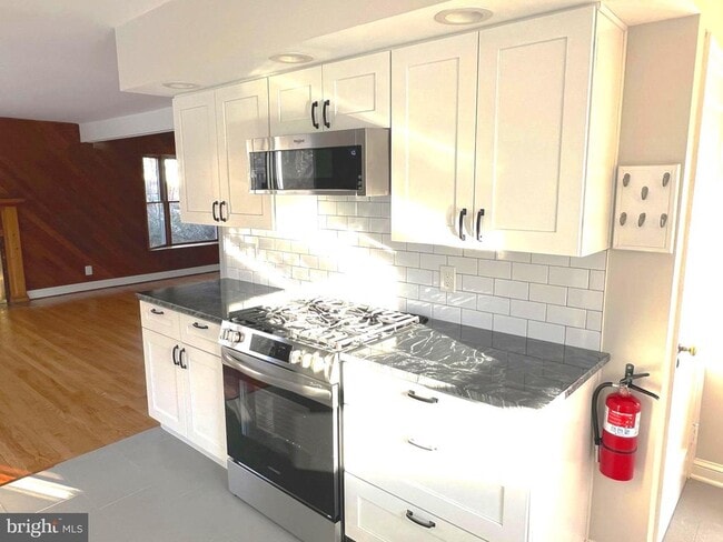 Photo - 11 Plainsboro Rd