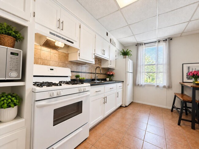 Photo - 610 Adams St Unit 3