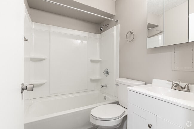 1BR, 1BA - 560SF