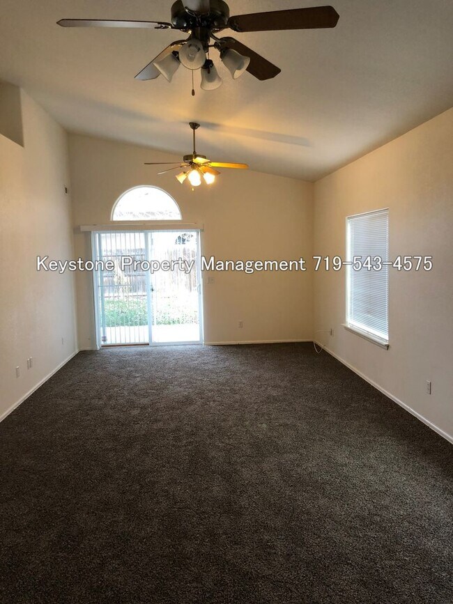 Photo - South side Domega Home 3 Bedroom/2 Bath/2 Car Garage $1850/$1850