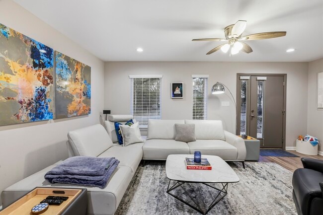 Photo - 1241 N Bronough St