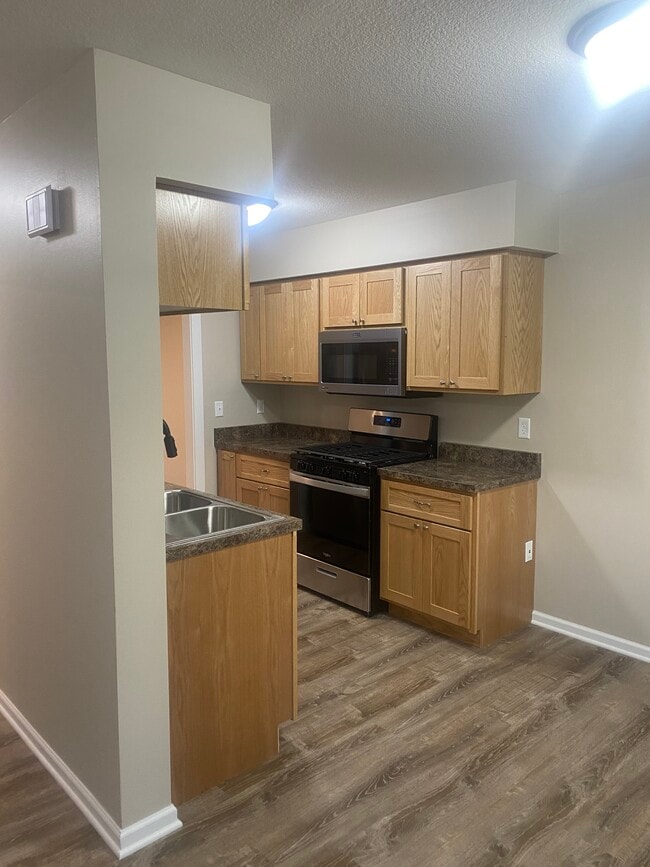 Photo - 15468 Pennock Ln