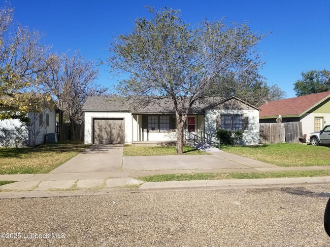 Photo - 1912 45th St Casa