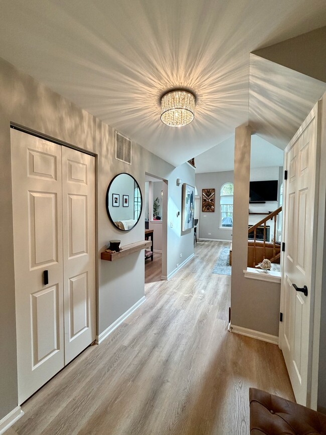 Photo - 1353 Ridgefield Cir