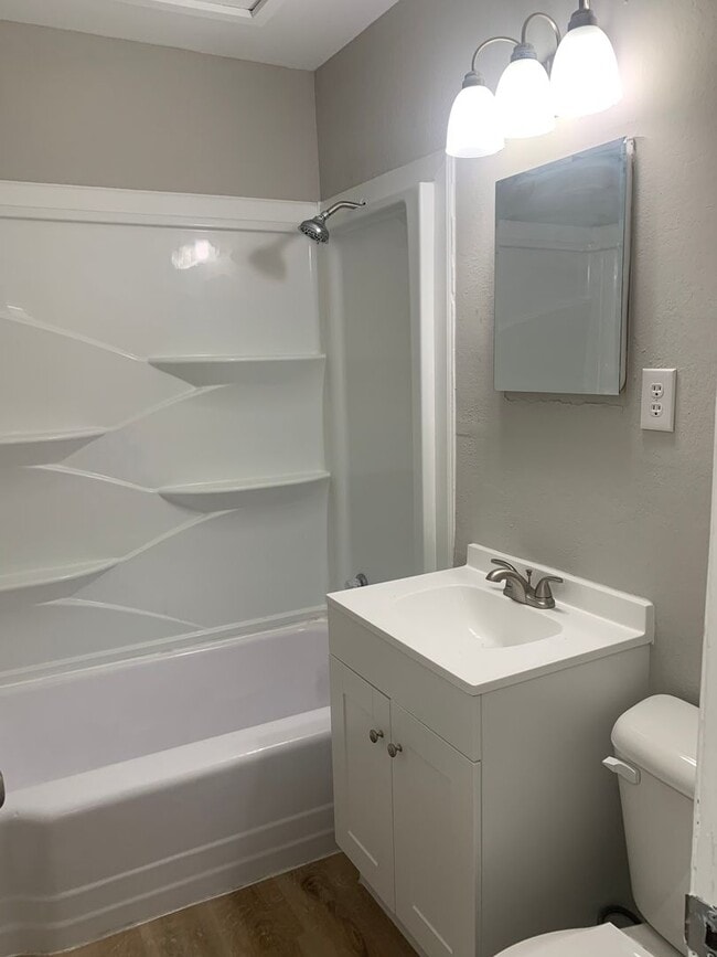 $1095 - 3 bedroom / 1 bathroom - Single Fa... - $1095 - 3 bedroom / 1 bathroom - Single Fa... House