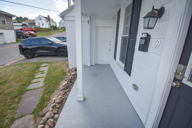 Photo - 309 Center St Unit RMBM309