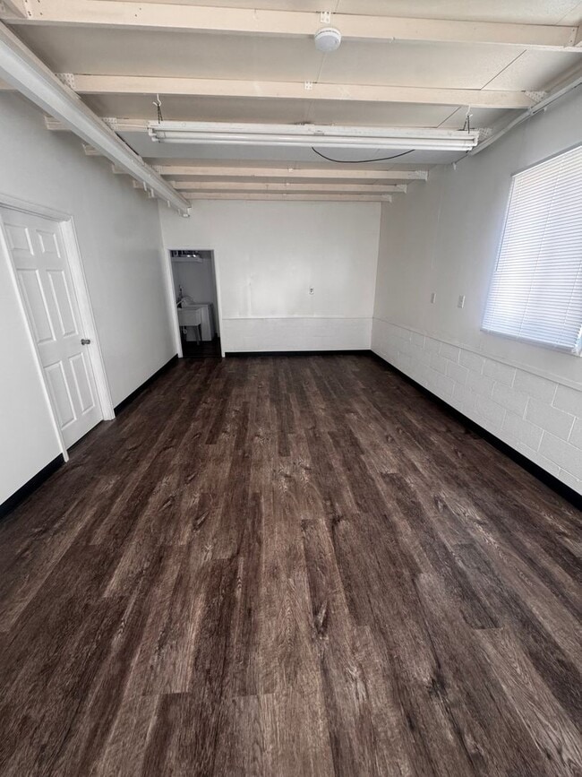 Photo - 620 Edna Ln Unidad #B