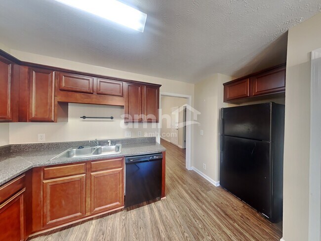 Photo - 1228 Shannon Ln