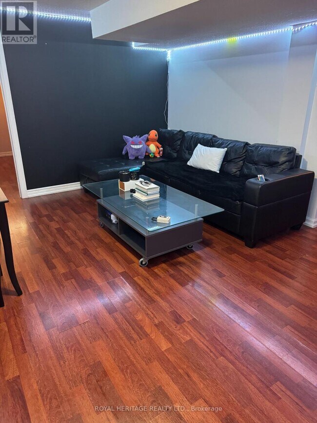 Photo - 586 Creekview Cir