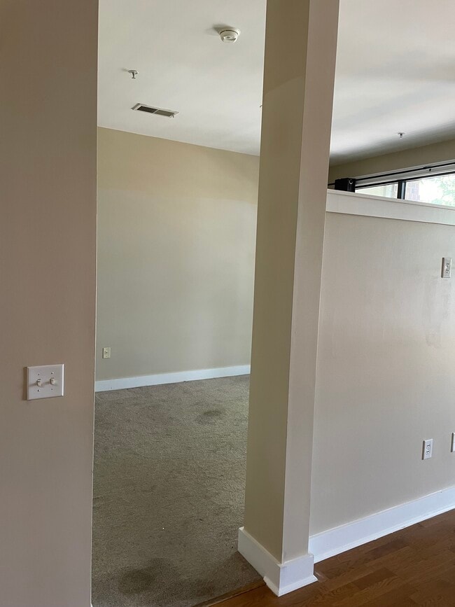 Photo - 810 W 4th St Unit 308