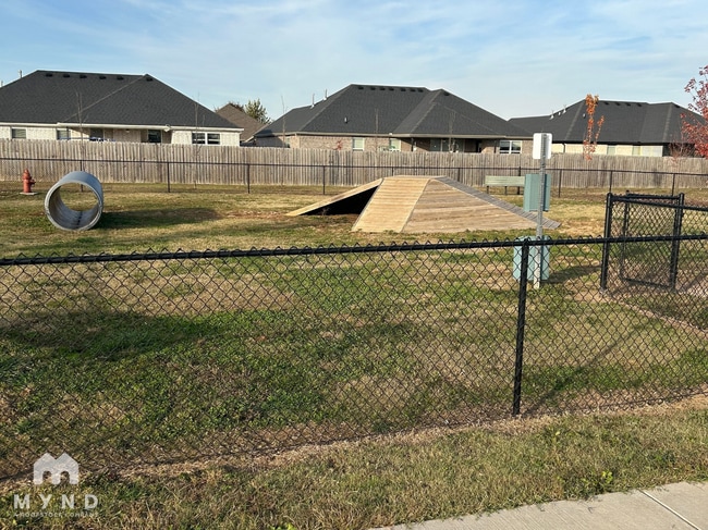 Photo - 1061 Lakeview Dr