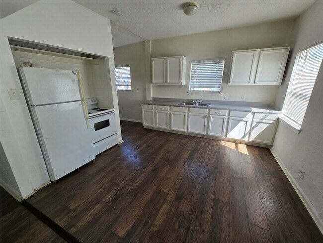 Photo - 3265 W Camp Wisdom Rd Unit 103