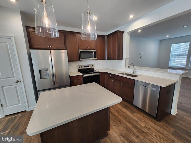 Photo - 477 Husky Trl