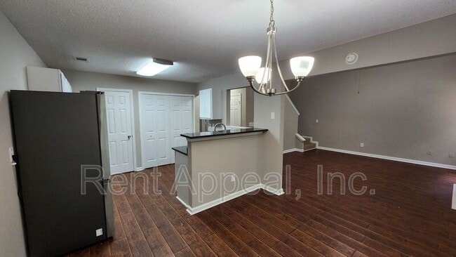 Photo - 601 Hillandale Park Dr