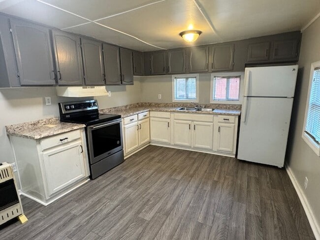 Photo - 376 Hines Rd