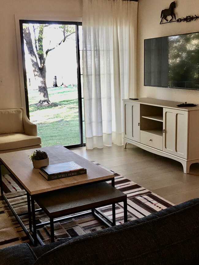 Photo - 1521 W 17th St