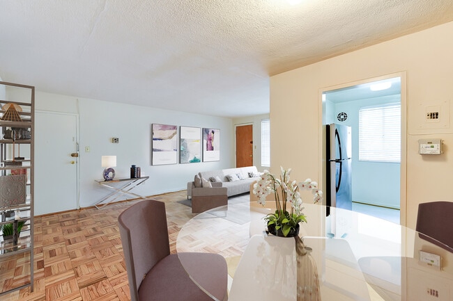 Photo - The Crestmont