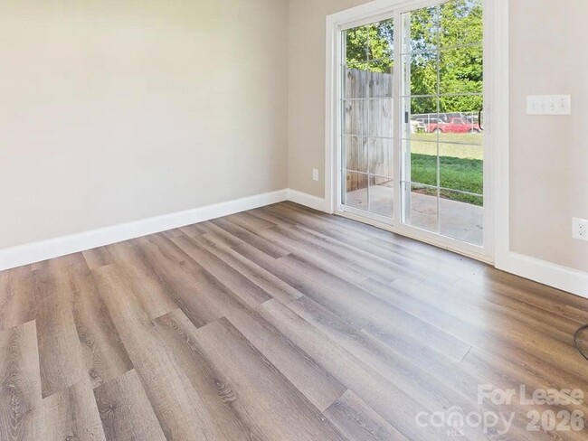 Photo - 1329 Filbert St