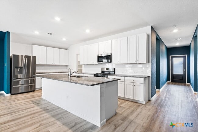 Photo - 2924 Whinchat