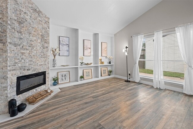 Photo - 10327 Gladewood Dr