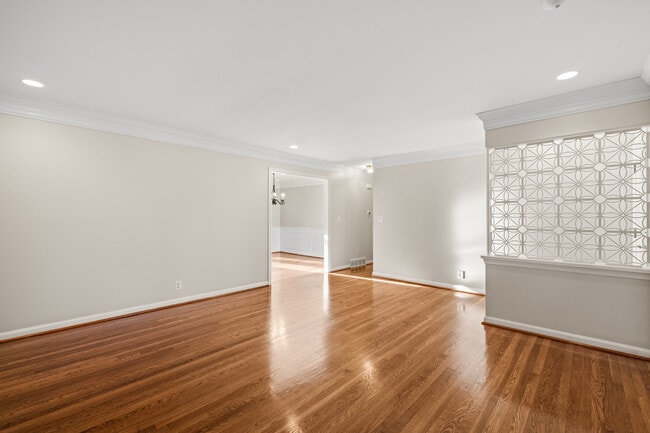 Photo - 318 Castleview Dr