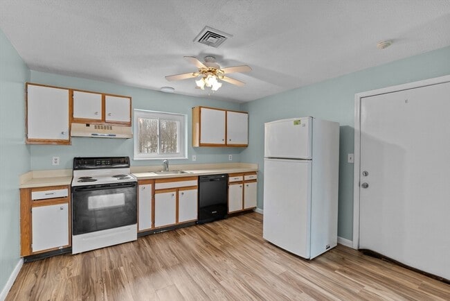 Photo - 5455 N Main St Unit 13E