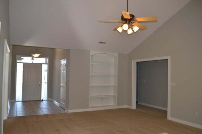 Photo - 808 Shakertown Way