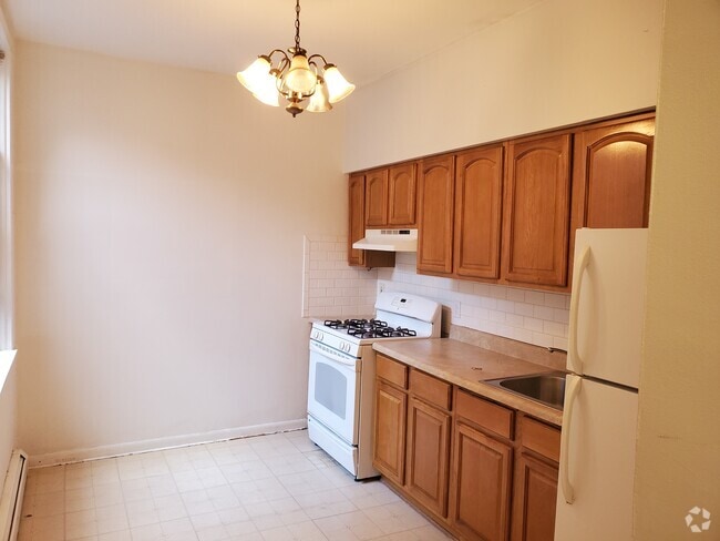 Building Photo - 133 Anderson Ave Unit 2F Rental