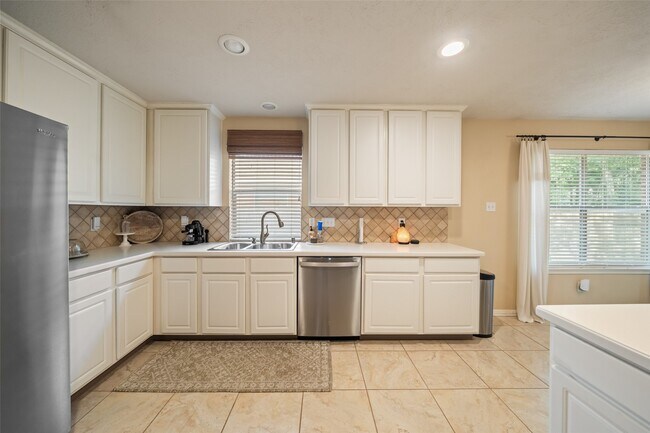 Photo - 135 S Delta Mill Cir