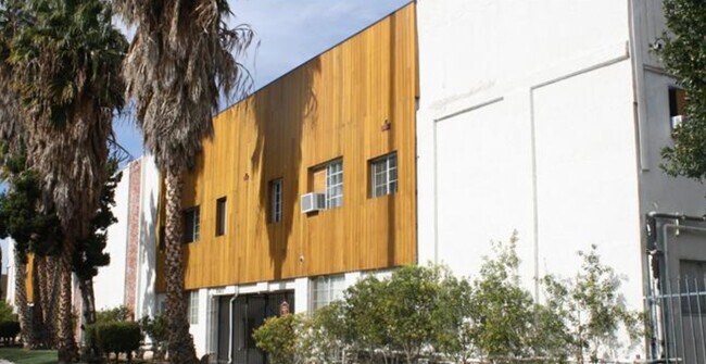 Photo - Shermanair Apartments