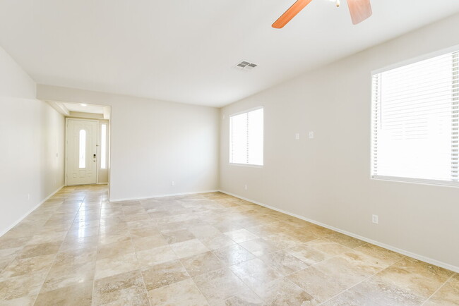 Photo - 2226 W Oyer Ln