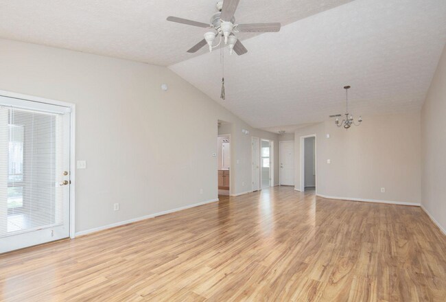 Photo - Beautiful 3 bedroom home in Beaumont!