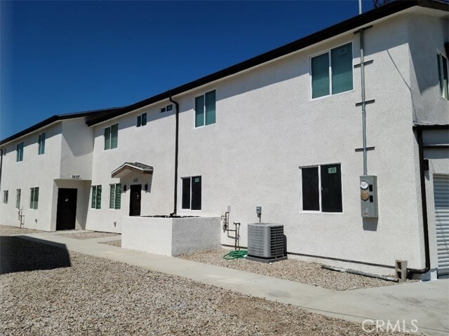 Photo - 1637 E 33rd St