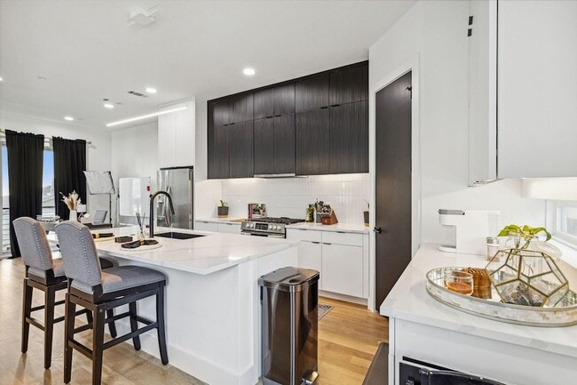 Photo - 2916 Hawthorne Ave Unit 101