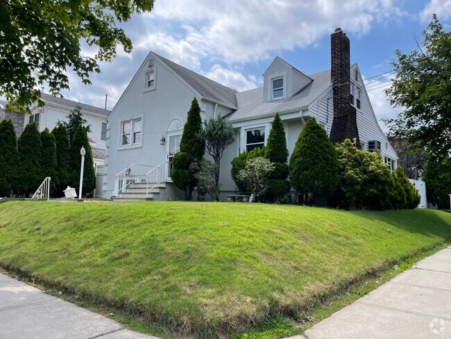Building Photo - 132 Morristown Rd Rental