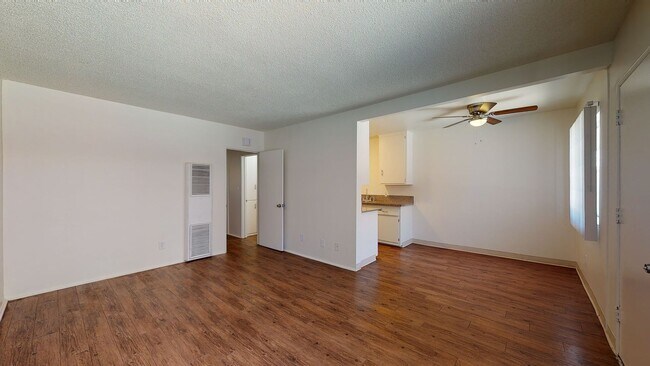 111-115 E. Beach Ave.